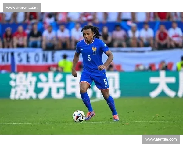 亚马尔赛后失护照：世预赛大捷后的归程悬念