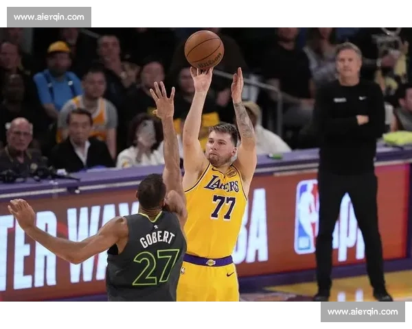 魔术师点破湖人争冠关键:东契奇需复制詹皇路径,减重自律成首要任务 魔术师点破湖人争冠关键:东契奇需复制詹皇路径,减重自律成首要任务